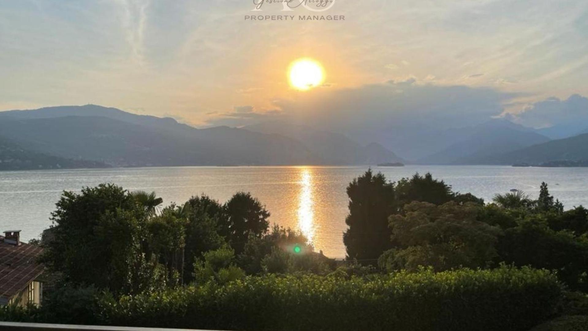 The House On The Lake Reno Di Leggiuno Екстериор снимка