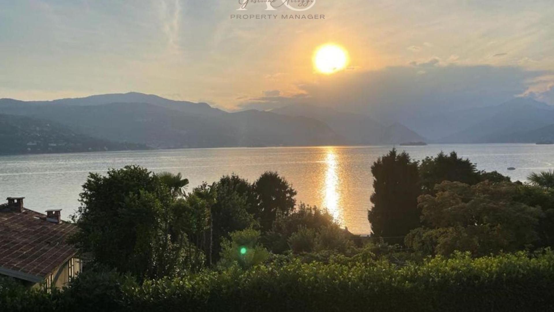 The House On The Lake Reno Di Leggiuno Екстериор снимка